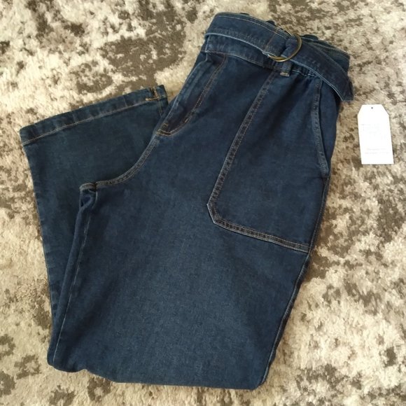 New Women's 16, or 18  High Rise, Wide Leg, Cropped  Blue Jeans. - Picture 5 of 6